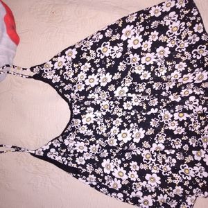 Cute flowful flower blouse!